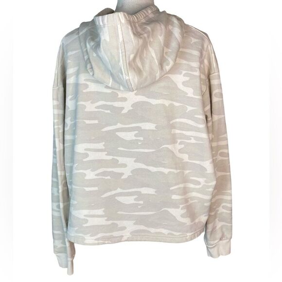 Puma Wm’s Sz XL Tan Cream Camouflage Drop Shoulder Cropped Hoodie Sweatshirt - Picture 3 of 5